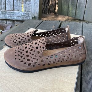 Comfortfübe Sand Sofia Cutout Nubuck Leather Flats Sz 40 EU/9-9.5 U.S.